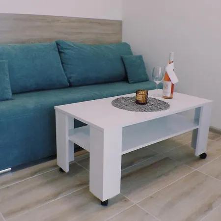 Apartment Modern & Peaceful 1Br Apartment With Free Parking Очна Клиника Света Петка Умбал Света Марина С Голяма Ъглова Тераса