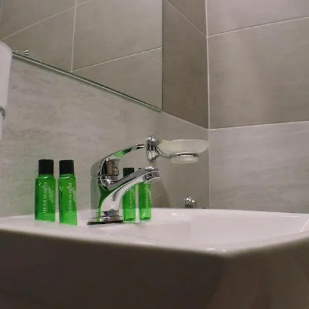Modern & Peaceful 1Br Apartment With Free Parking Очна Клиника Света Петка Умбал Света Марина С Голяма Ъглова Тераса